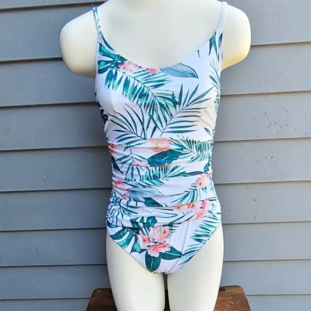 Cupshe Paluma Falls Scoop Adjustable Straps Tummy control Tropical One Piece NWT